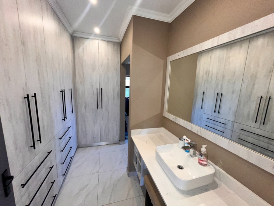 3 Bedroom Property for Sale in Wavecrest Eastern Cape